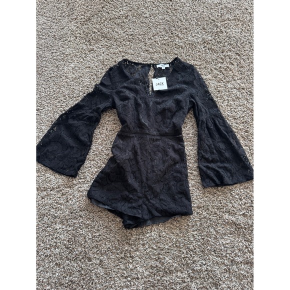 JACK by BB Dakota Black Lace Romper Bell Sleeve V Neck Size 0 NWT - Picture 6 of 8